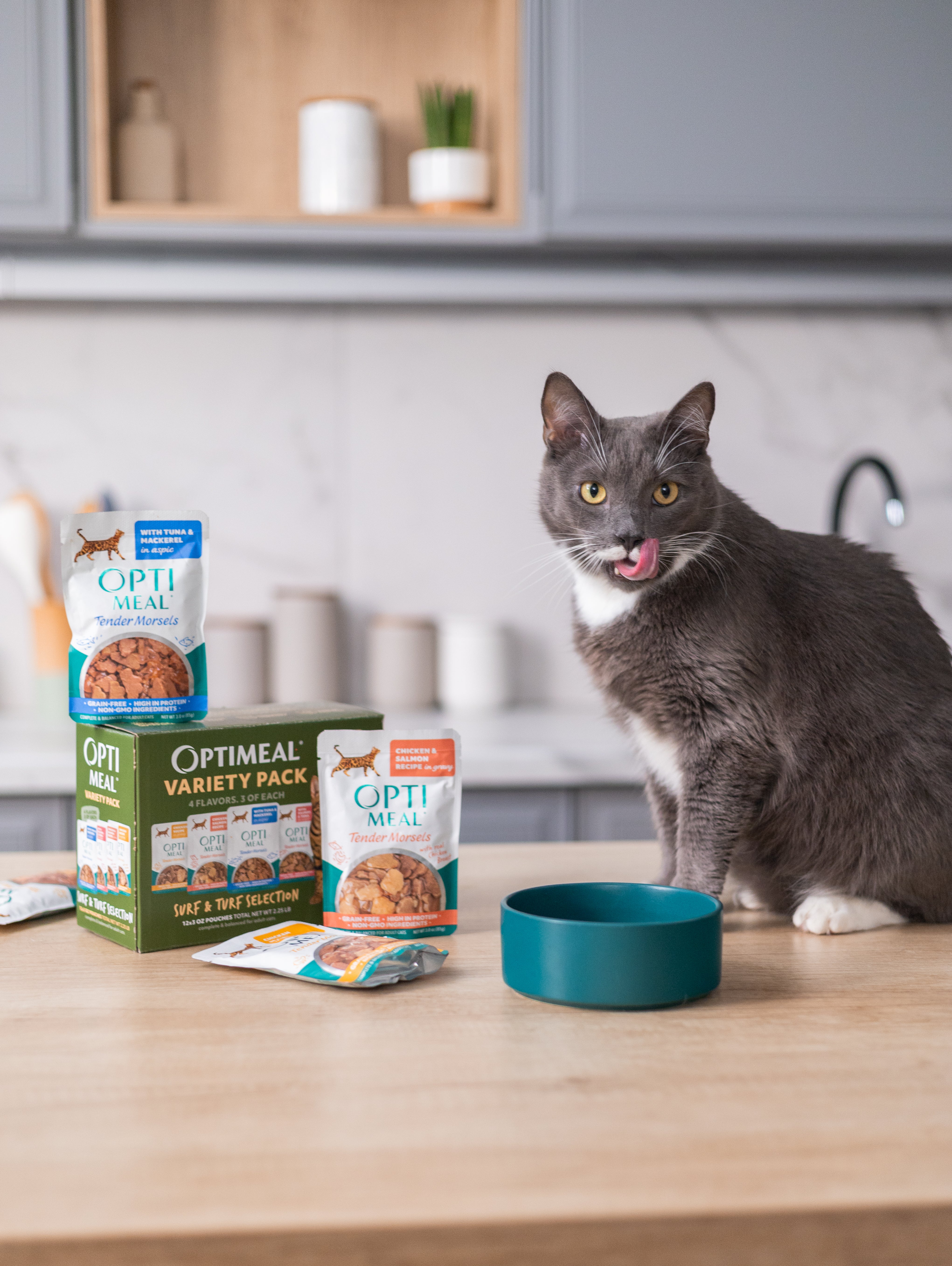 (24) OPTIMEAL® Variety Pack Surf & Turf Selection – Chicken, Salmon, Tuna & Mackerel Wet Cat Food